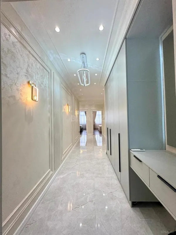 Satılır 3 otaqlı mənzil 130 m²