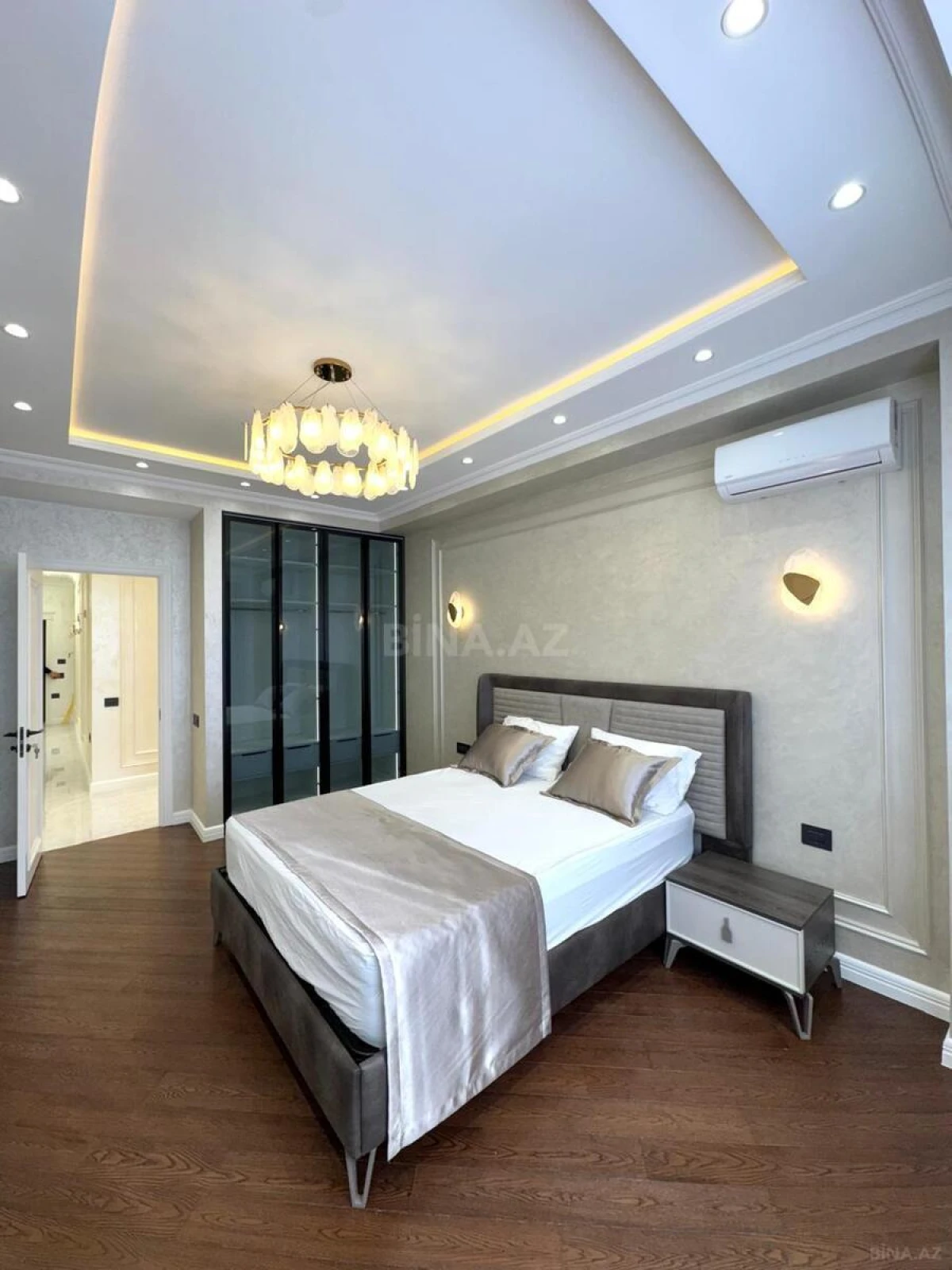 Satılır 3 otaqlı mənzil 130 m²