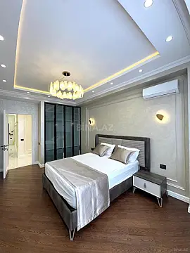 Satılır 3 otaqlı mənzil 130 m²