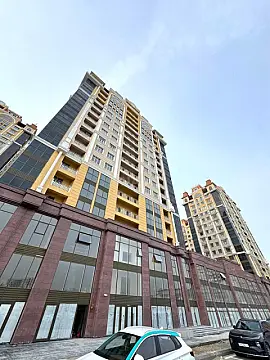 Satılır 3 otaqlı mənzil 130 m²