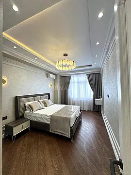 Satılır 3 otaqlı mənzil 130 m²