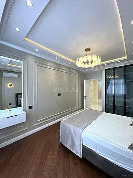 Satılır 3 otaqlı mənzil 130 m²