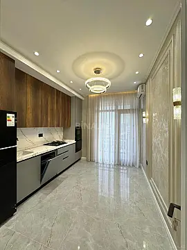 Satılır 3 otaqlı mənzil 130 m²