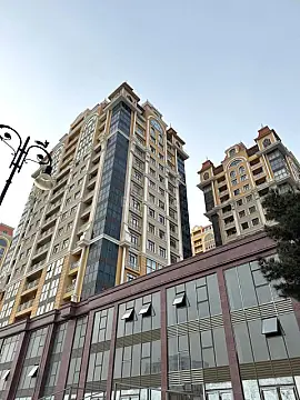 Satılır 3 otaqlı mənzil 130 m² — Bakı 3 otaq 130.00 m²