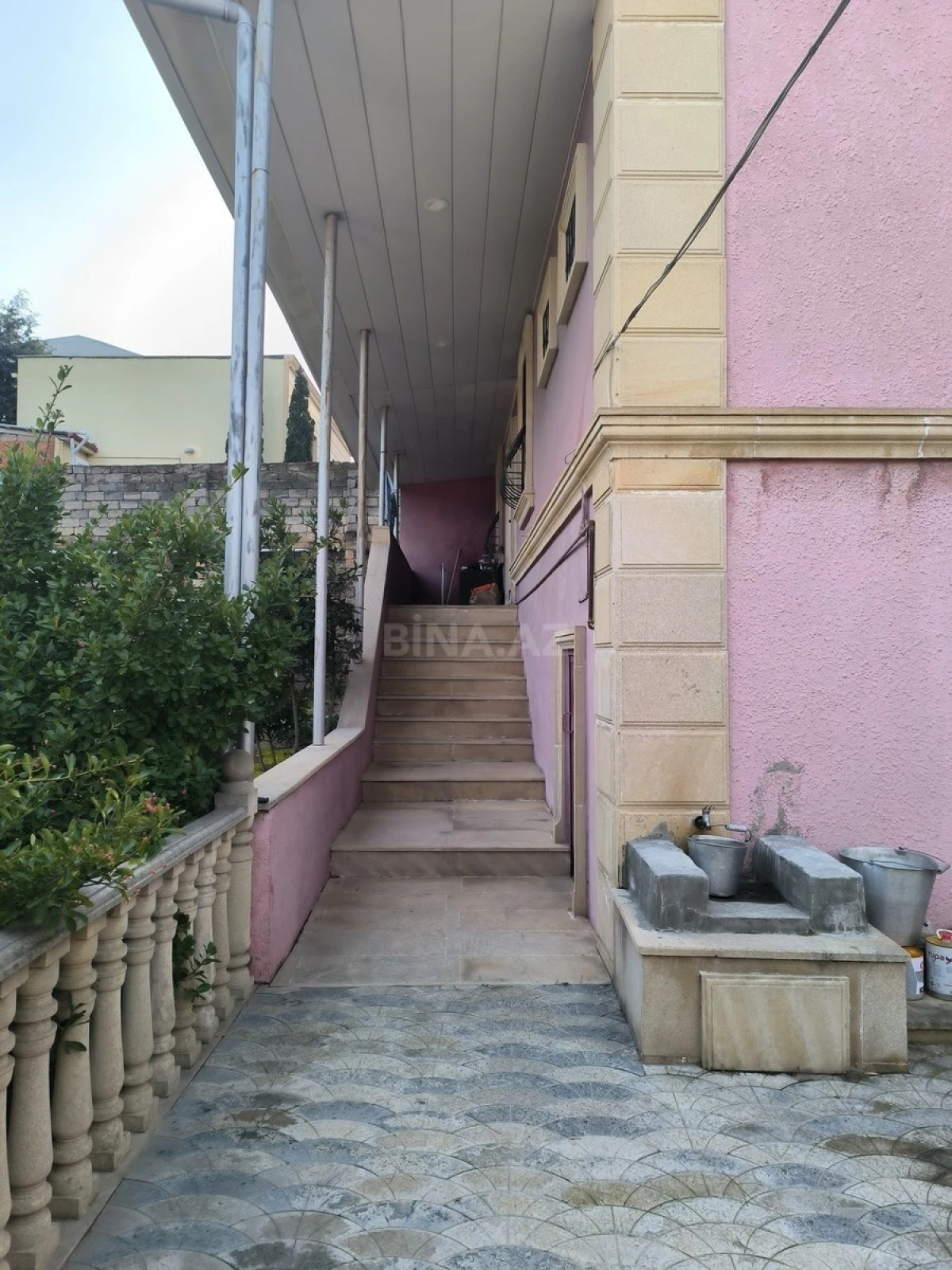 Satılır 7 otaqlı həyət evi 210 m²