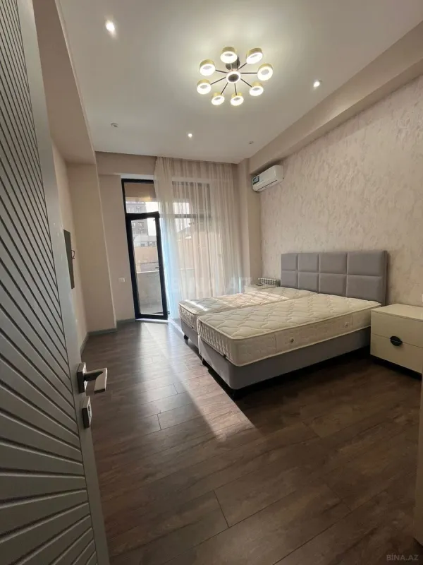 Kirayə verilir 2 otaqlı mənzil 82 m²