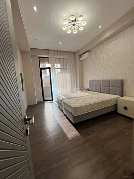 Kirayə verilir 2 otaqlı mənzil 82 m²