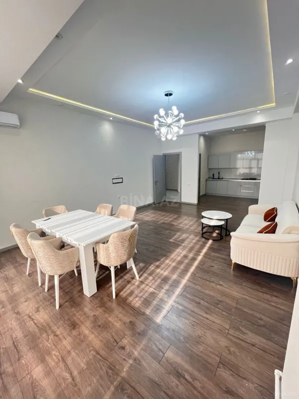 Kirayə verilir 2 otaqlı mənzil 82 m²