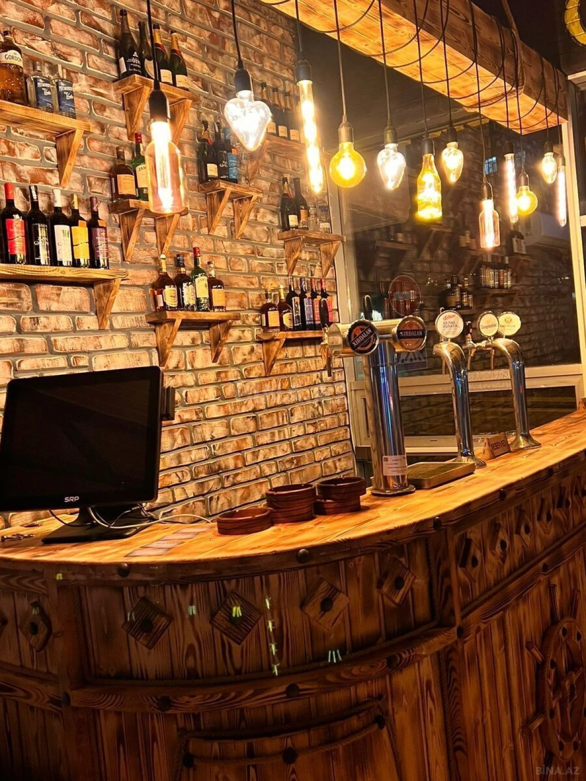 Satılır obyekt 158 m²