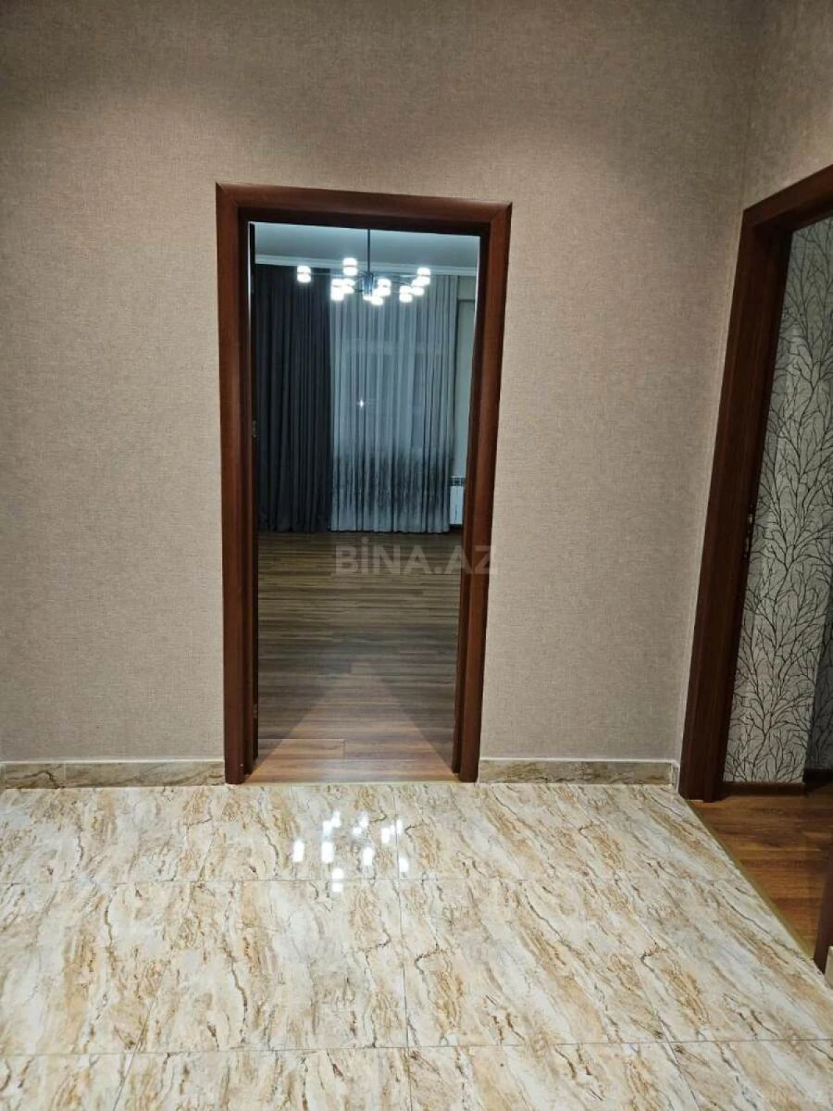 Satılır 2 otaqlı mənzil 90 m²