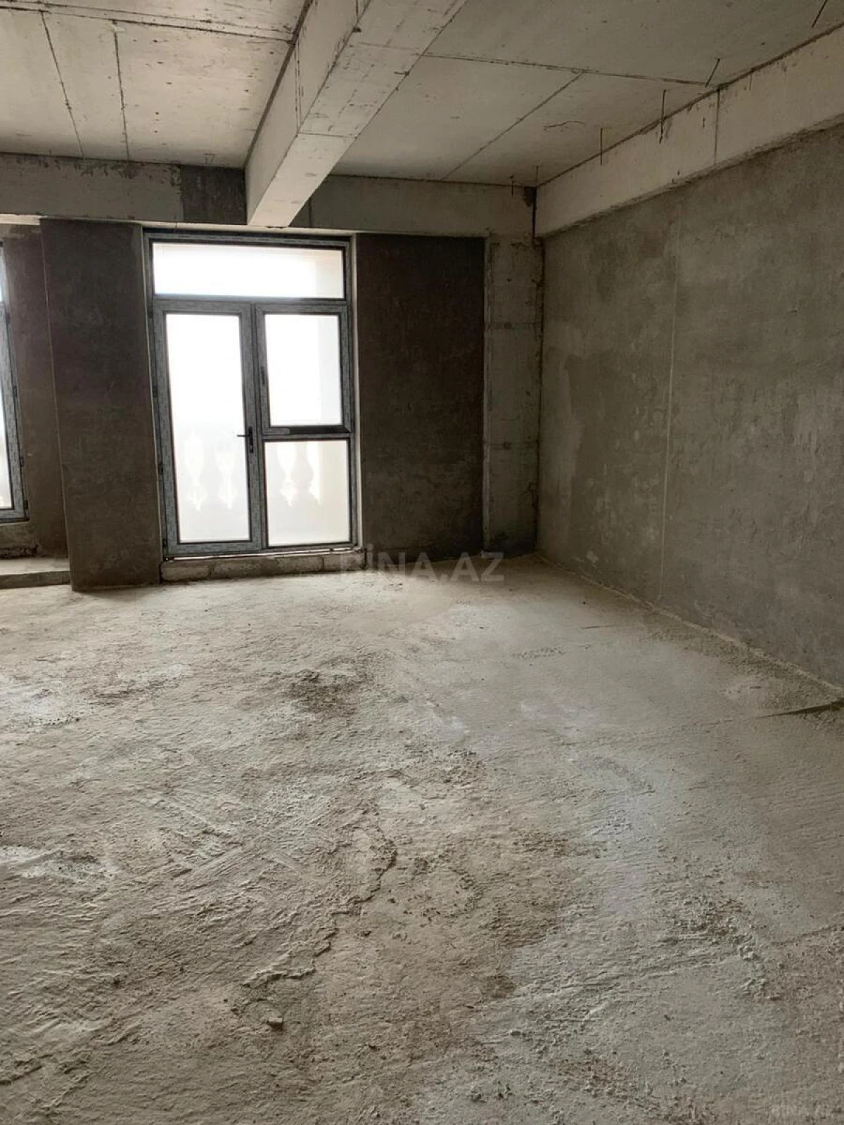 Satılır 5 otaqlı mənzil 340 m²