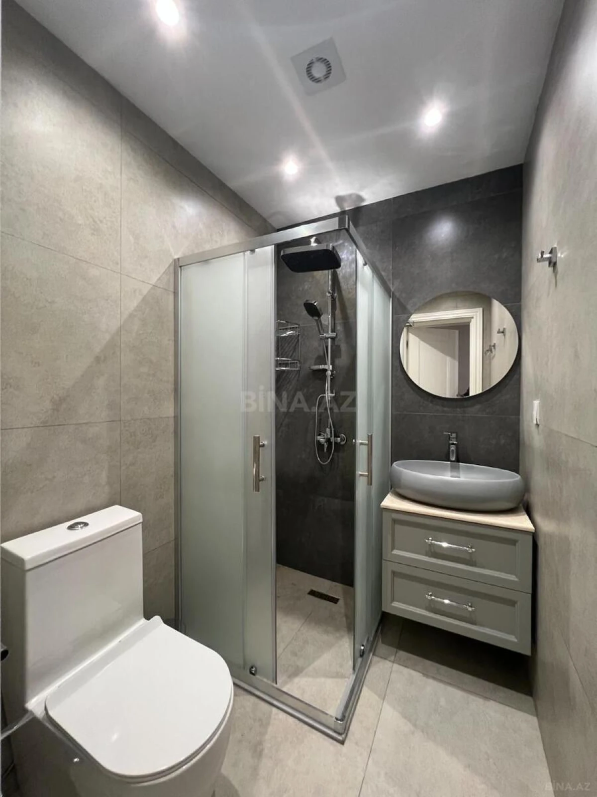 Kirayə verilir 2 otaqlı mənzil 70 m²