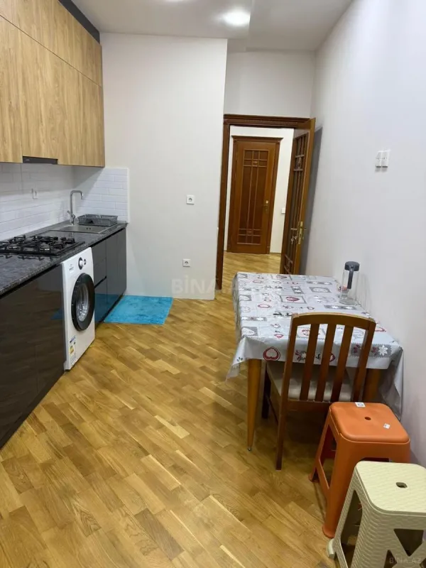 Kirayə verilir 2 otaqlı mənzil 80 m²