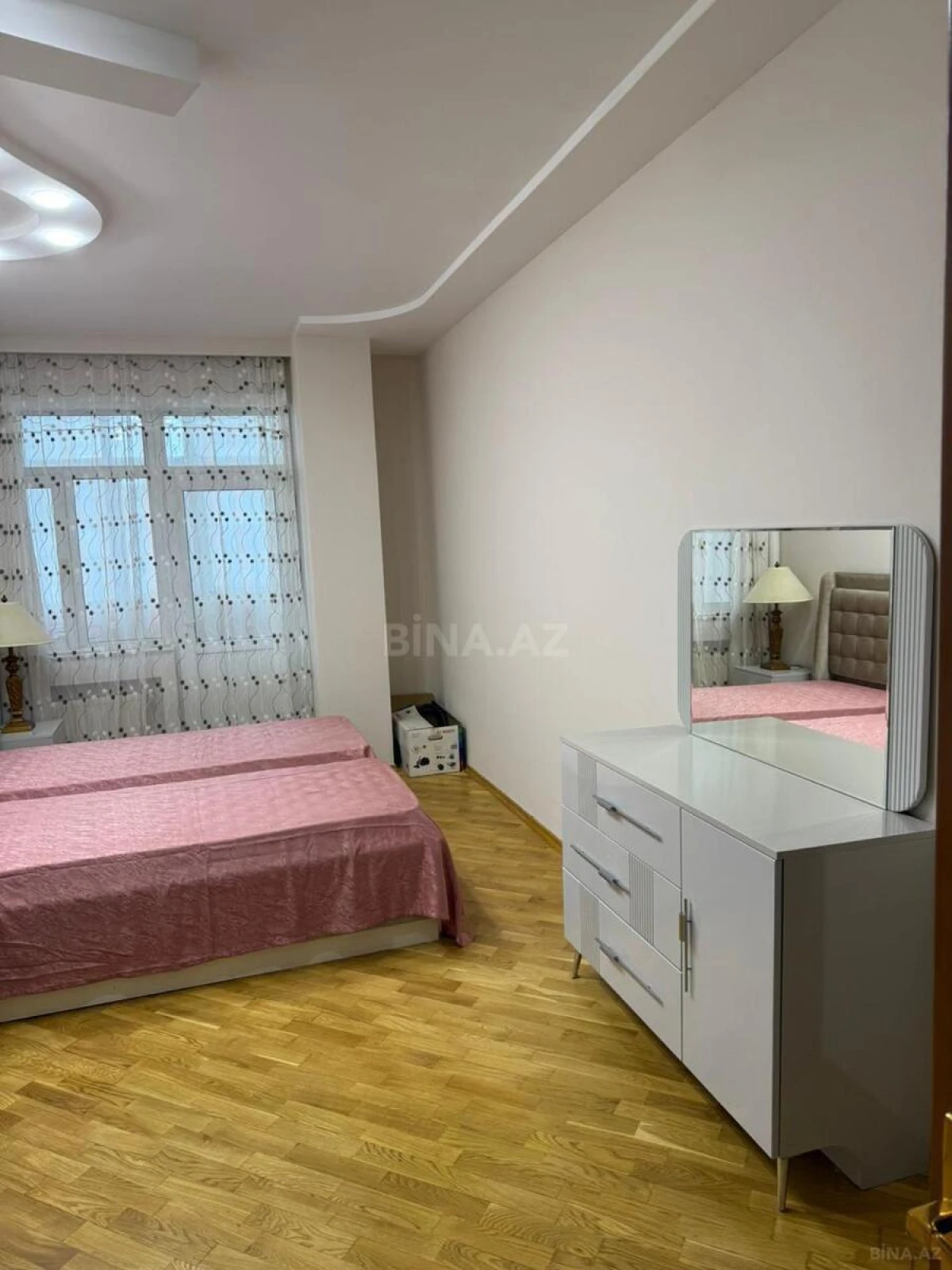 Kirayə verilir 2 otaqlı mənzil 80 m²