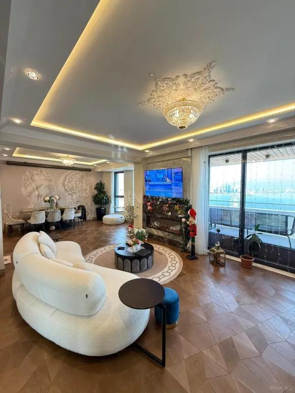 Satılır 5 otaqlı mənzil 231 m²