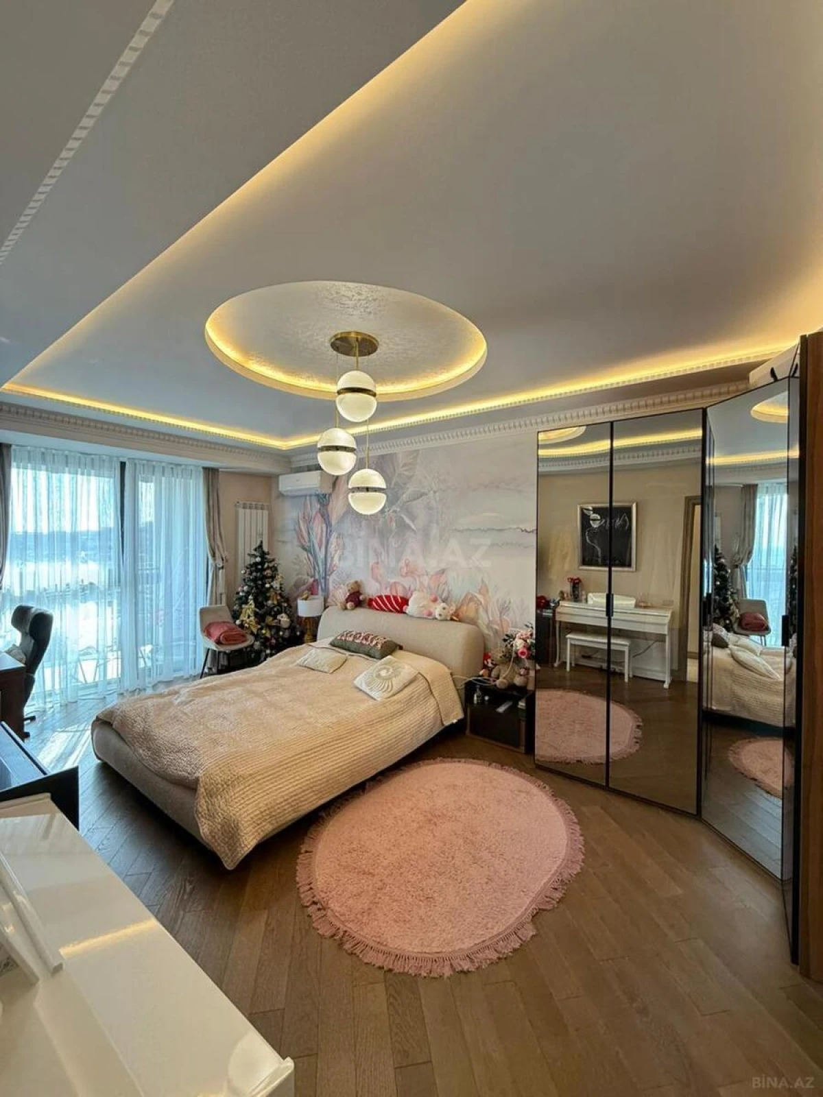 Satılır 5 otaqlı mənzil 231 m²