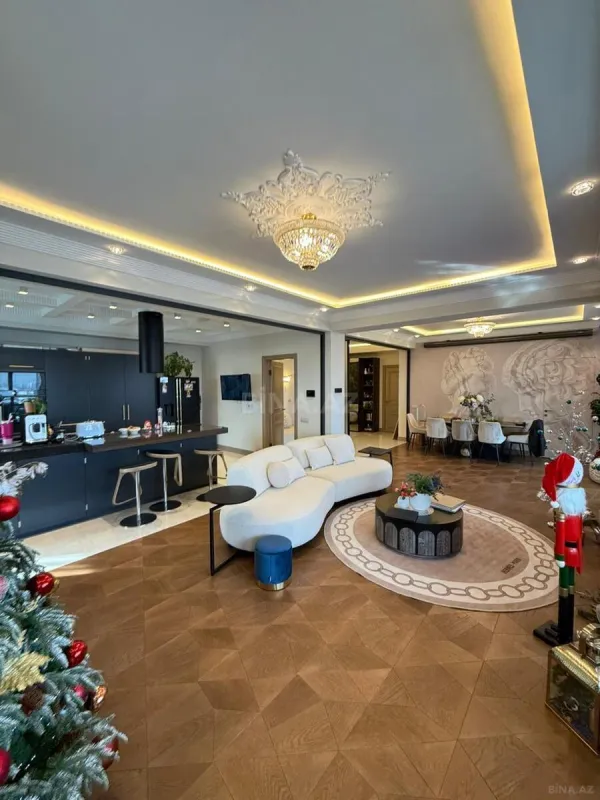 Satılır 5 otaqlı mənzil 231 m²