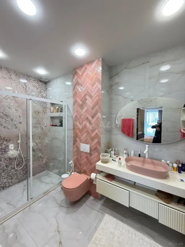 Satılır 5 otaqlı mənzil 231 m²