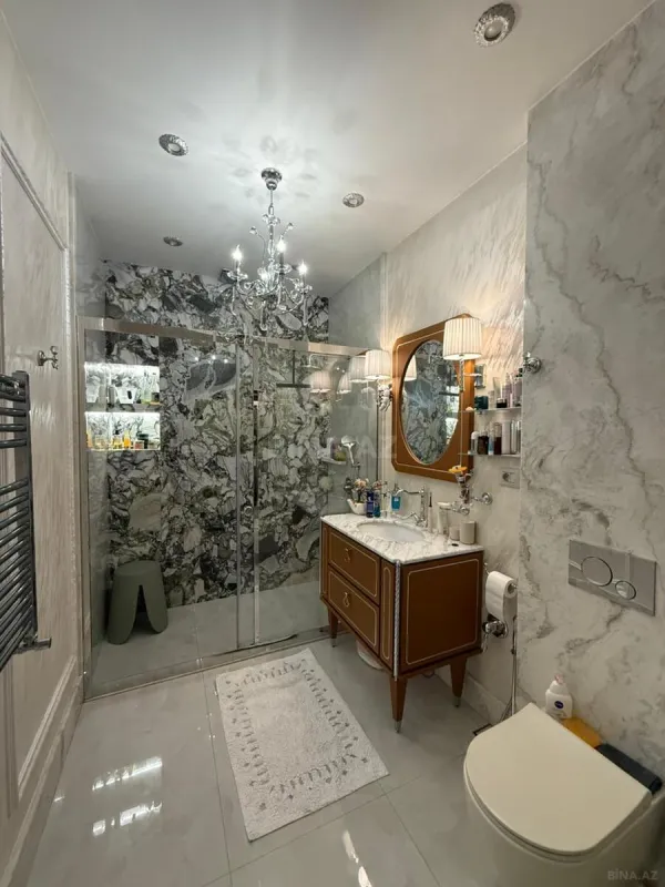 Satılır 5 otaqlı mənzil 231 m²