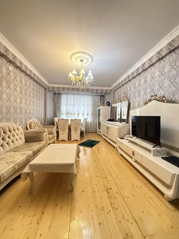 Satılır 3 otaqlı mənzil 125 m²