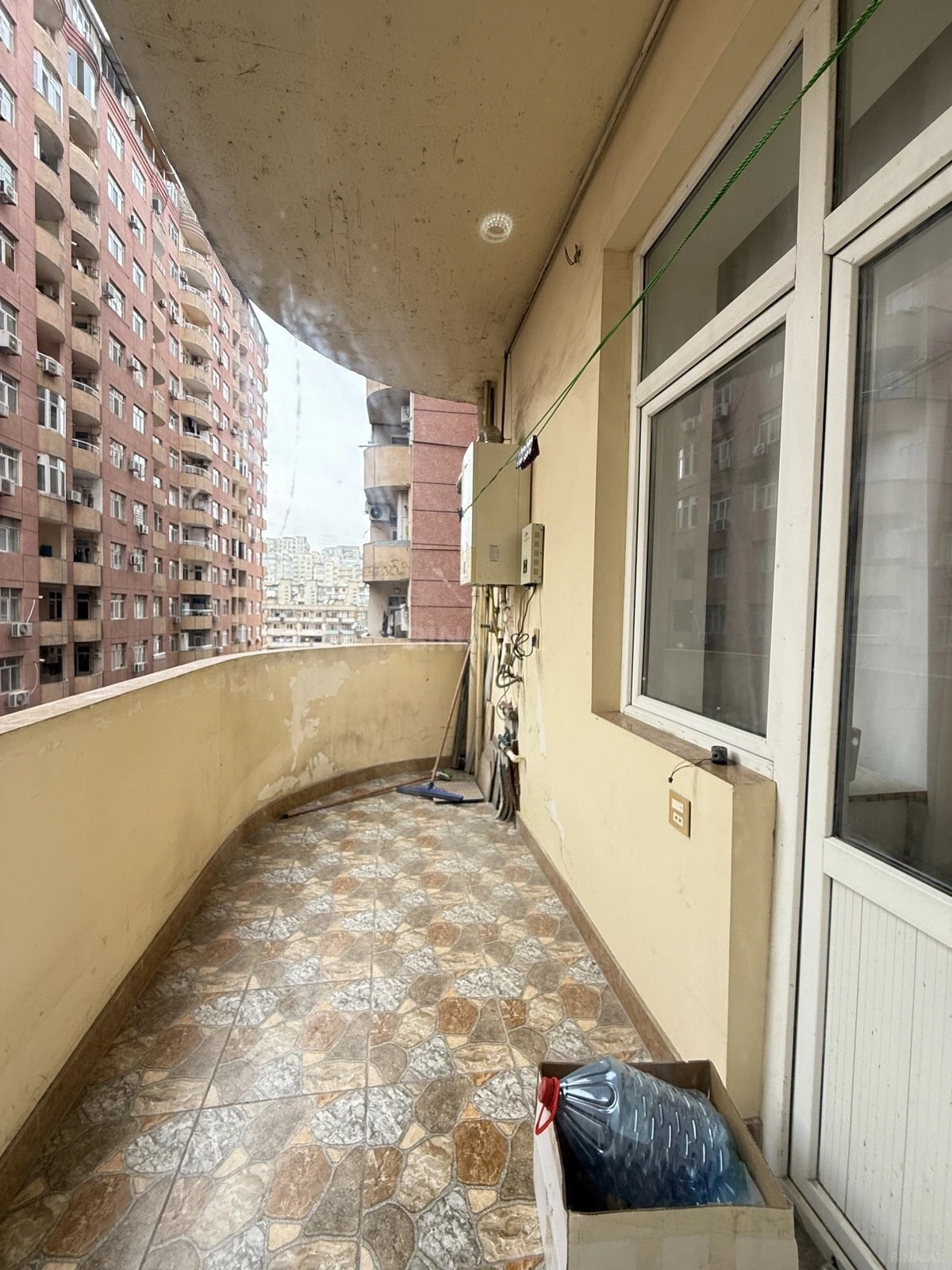 Satılır 3 otaqlı mənzil 125 m²