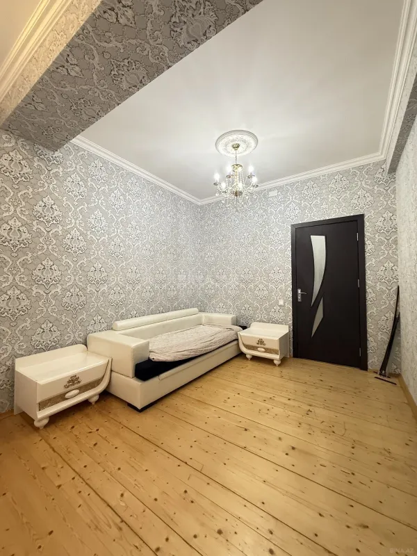 Satılır 3 otaqlı mənzil 125 m²