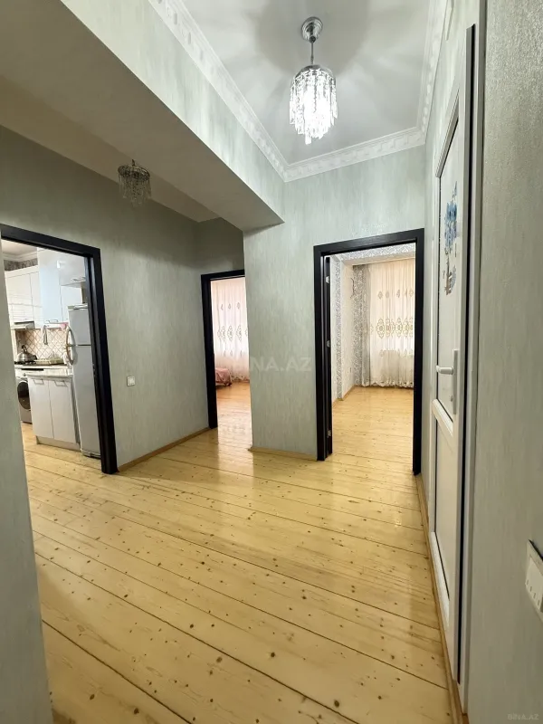 Satılır 3 otaqlı mənzil 125 m²