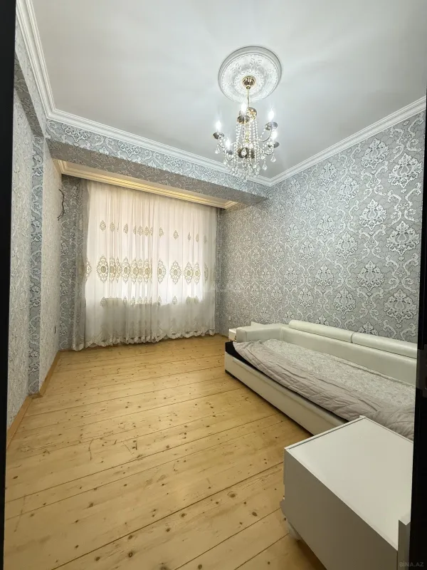 Satılır 3 otaqlı mənzil 125 m²