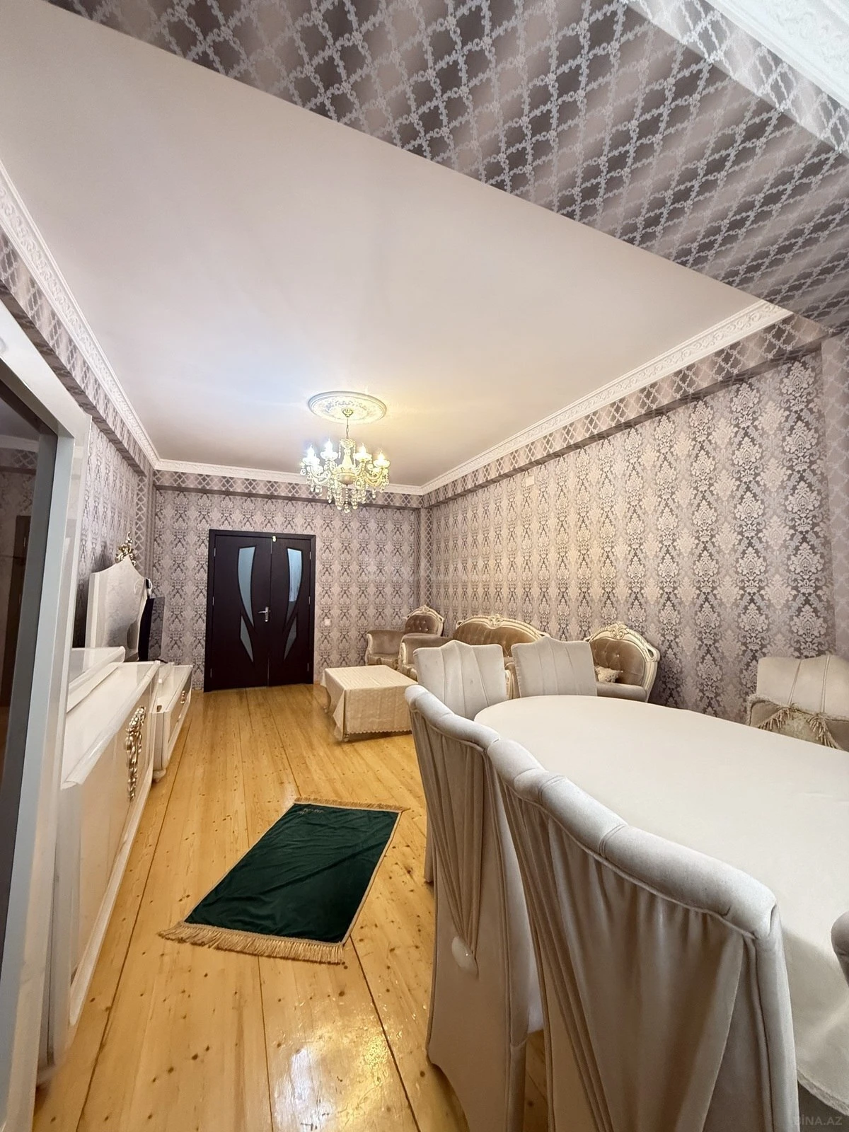 Satılır 3 otaqlı mənzil 125 m²