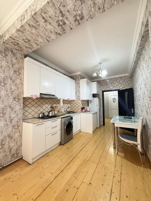 Satılır 3 otaqlı mənzil 125 m²