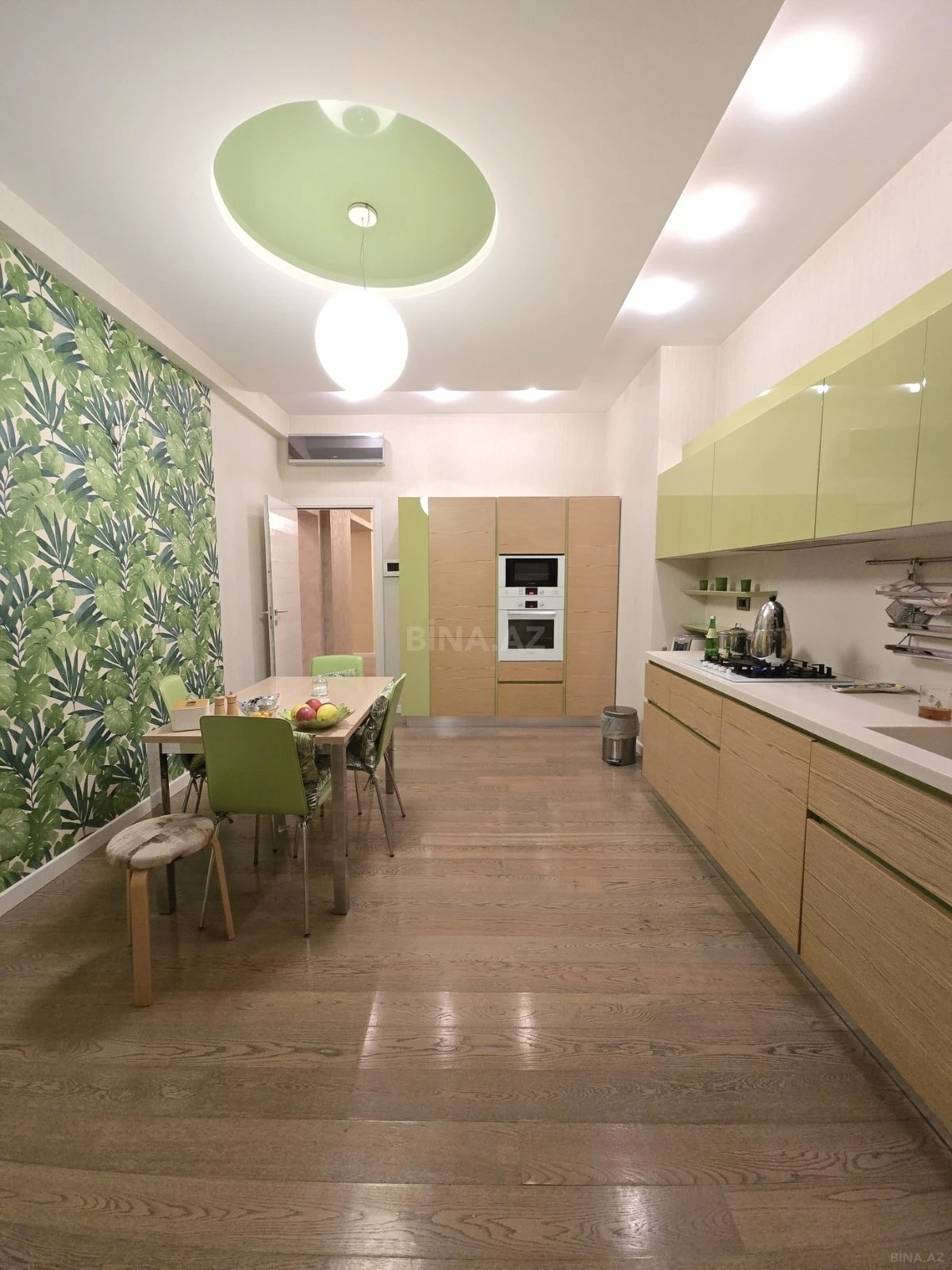 Satılır 4 otaqlı mənzil 170 m²