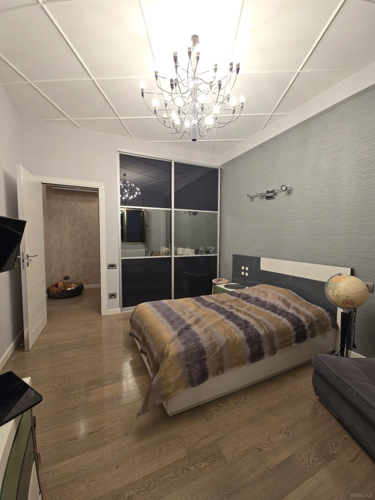 Satılır 4 otaqlı mənzil 170 m²