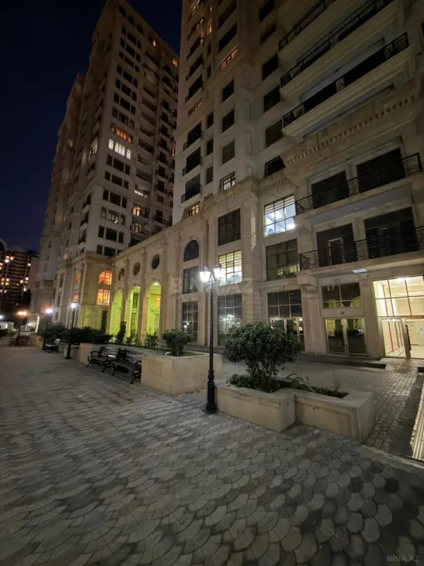 Satılır 4 otaqlı mənzil 170 m²