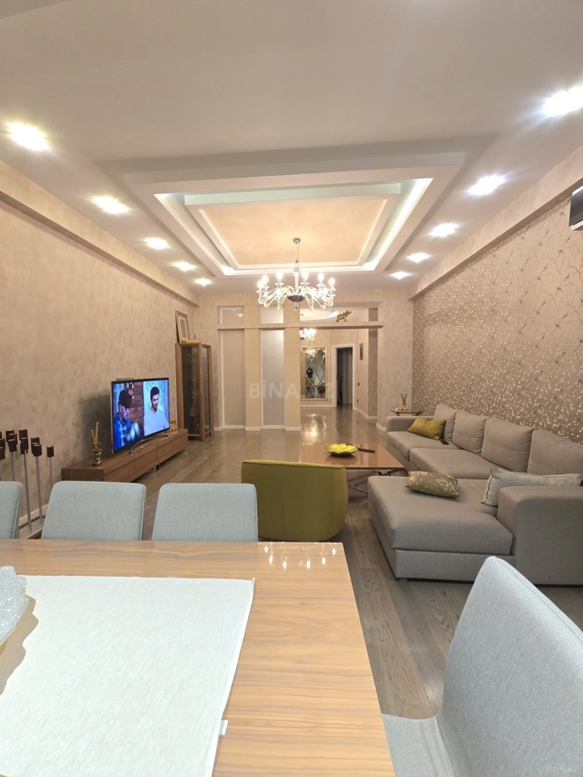 Satılır 4 otaqlı mənzil 170 m²