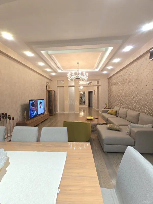 Satılır 4 otaqlı mənzil 170 m²