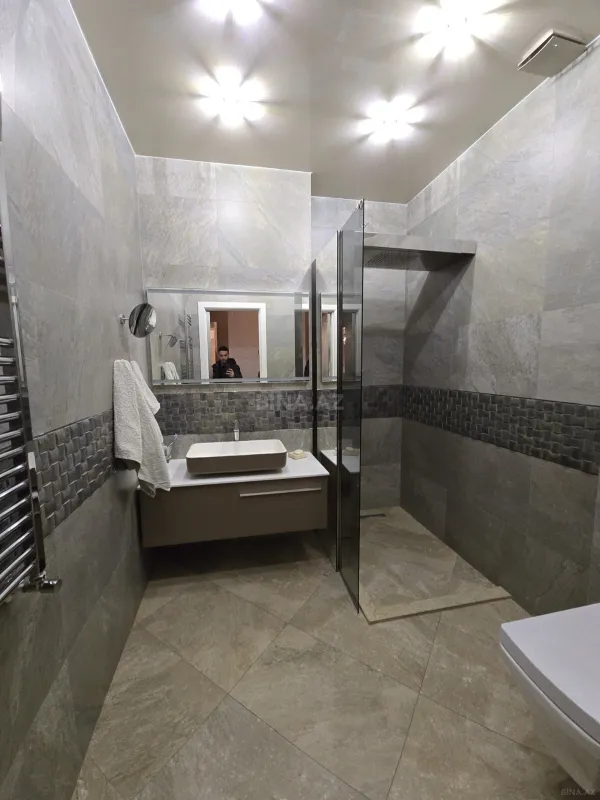 Satılır 4 otaqlı mənzil 170 m²