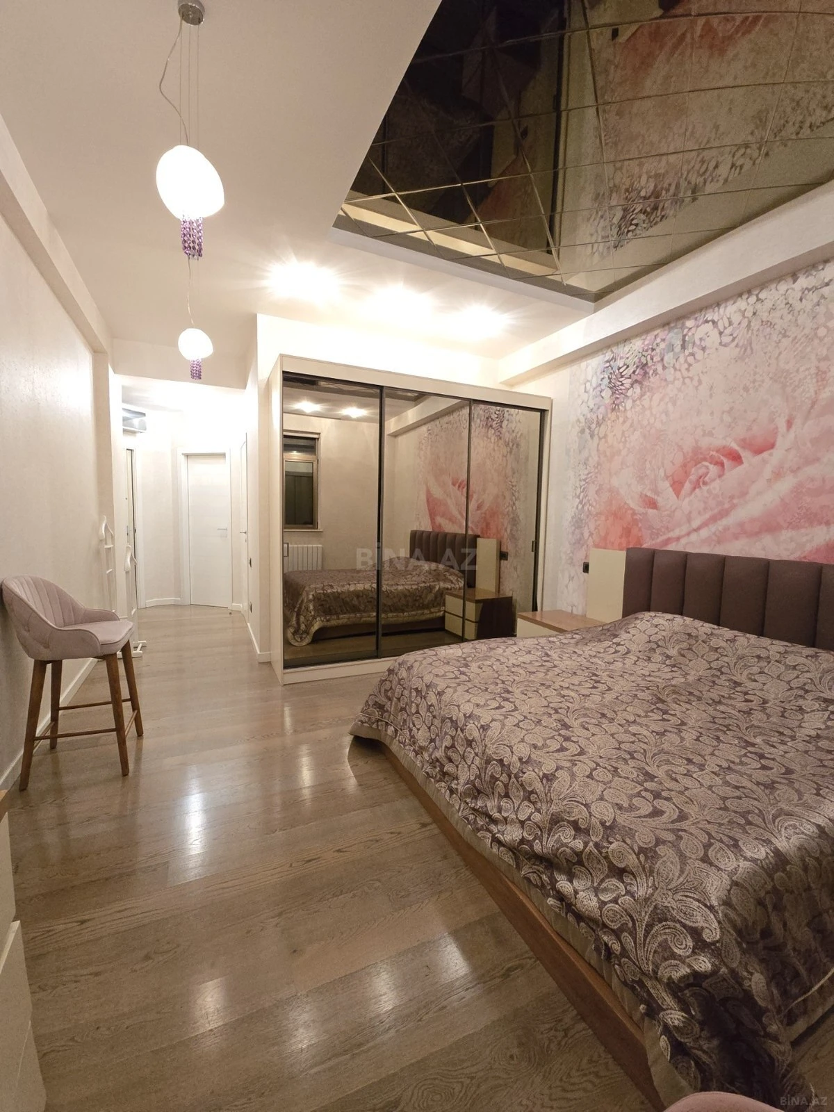 Satılır 4 otaqlı mənzil 170 m²