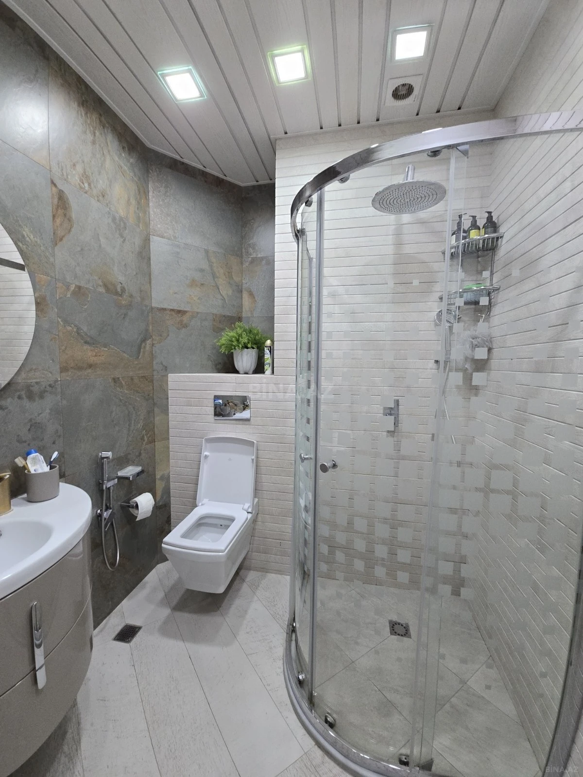 Satılır 4 otaqlı mənzil 170 m²