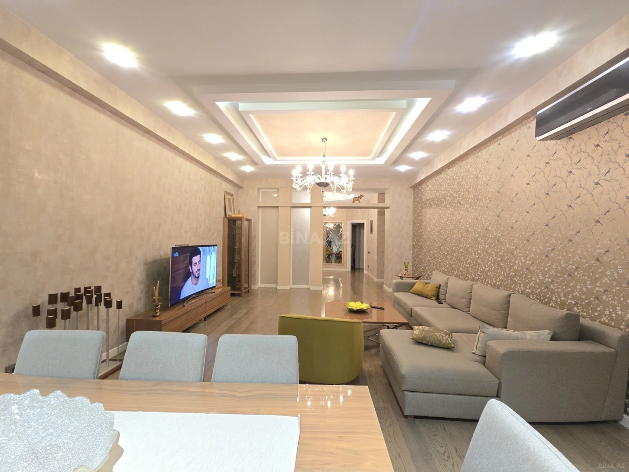 Satılır 4 otaqlı mənzil 170 m²