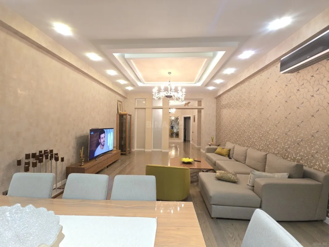 Satılır 4 otaqlı mənzil 170 m²