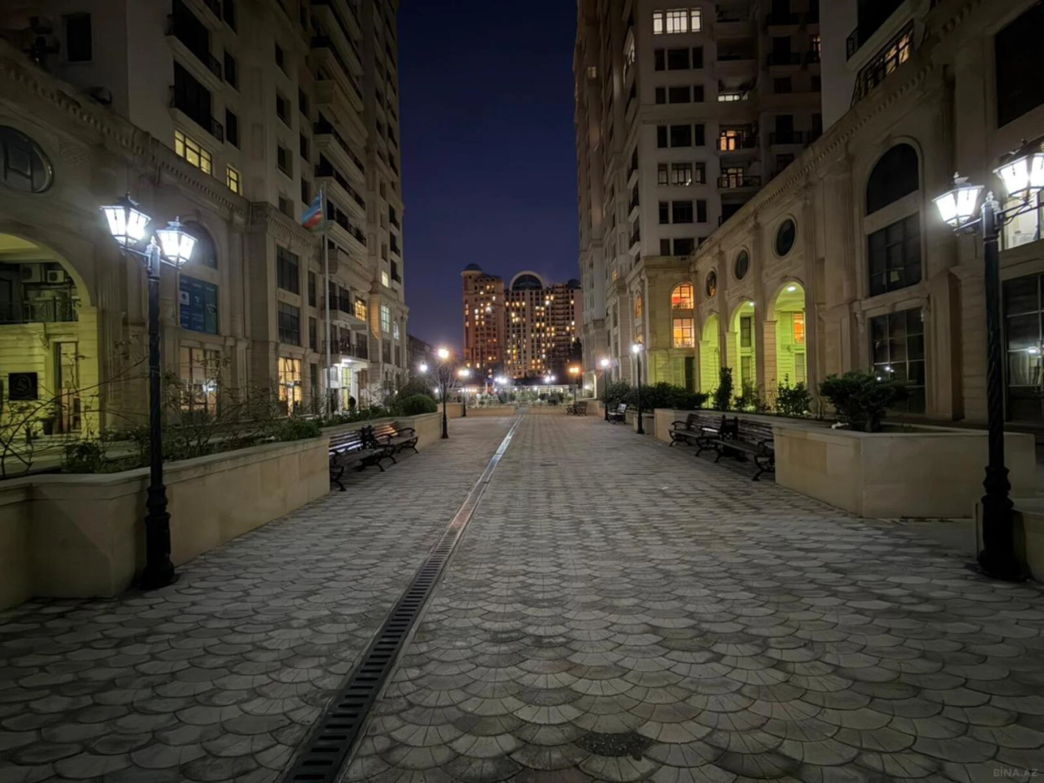 Satılır 4 otaqlı mənzil 170 m²