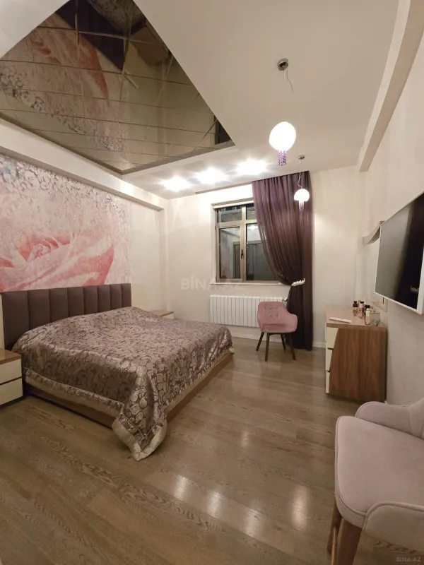 Satılır 4 otaqlı mənzil 170 m²