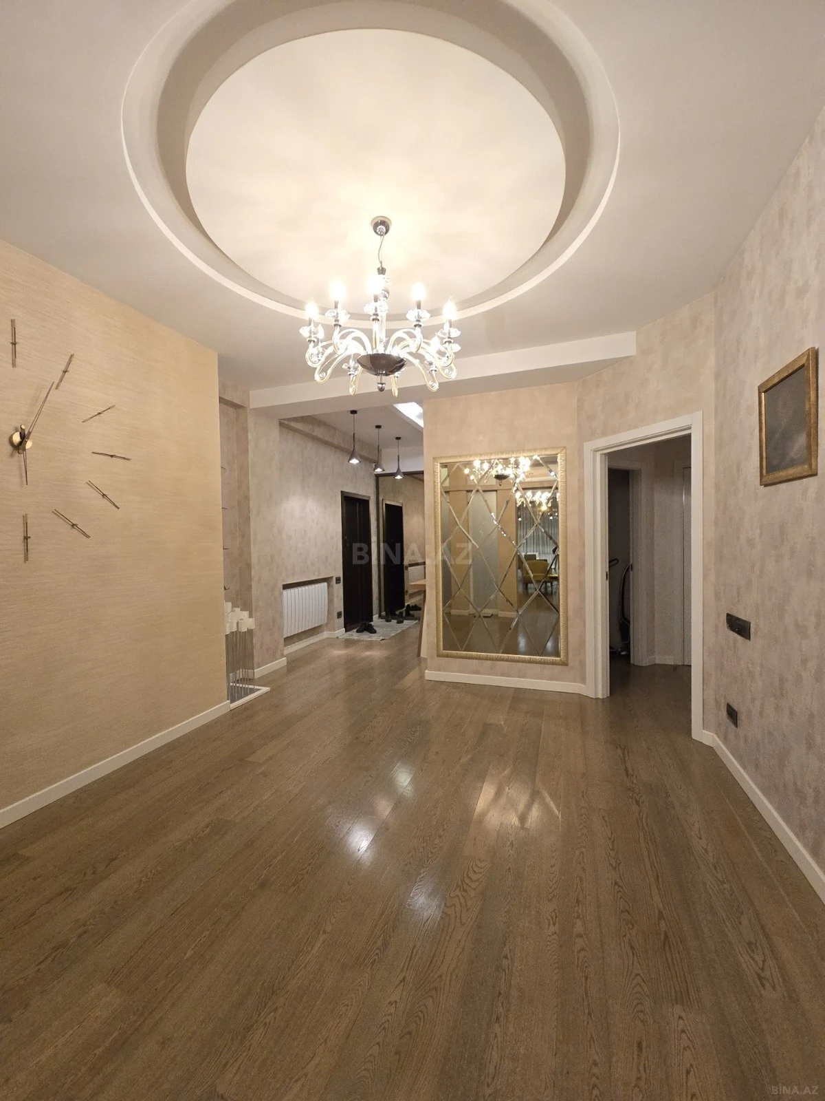 Satılır 4 otaqlı mənzil 170 m²