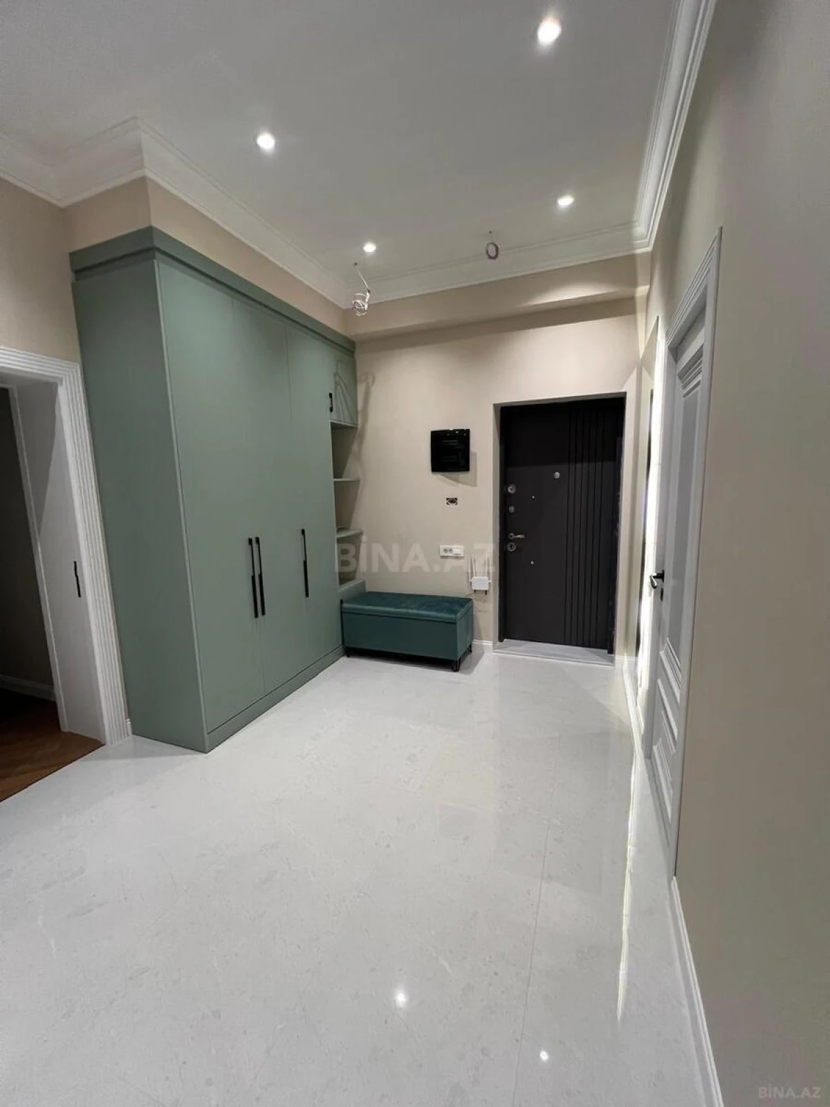 Kirayə verilir 2 otaqlı mənzil 80 m²