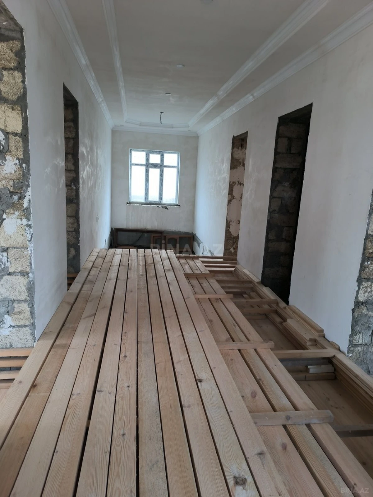 Satılır 8 otaqlı həyət evi 300 m²