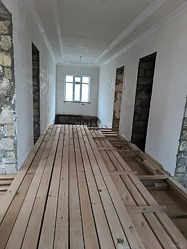 Satılır 8 otaqlı həyət evi 300 m²