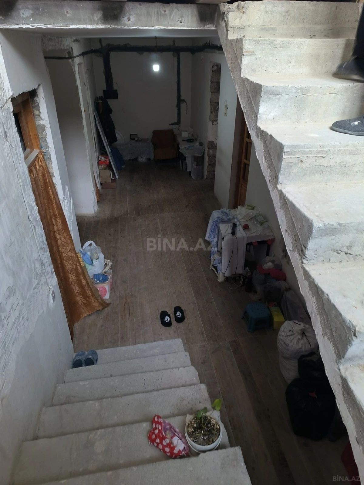 Satılır 8 otaqlı həyət evi 300 m²