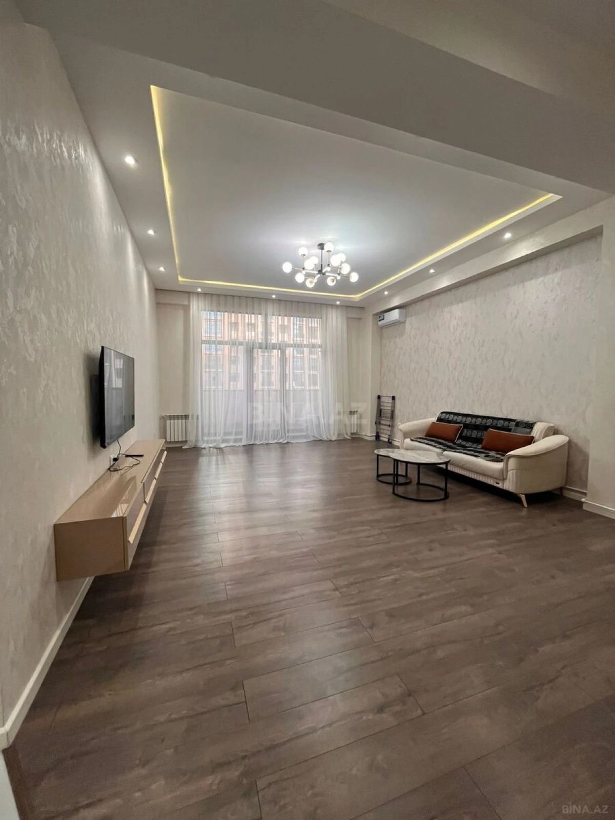 Kirayə verilir 2 otaqlı mənzil 92 m²