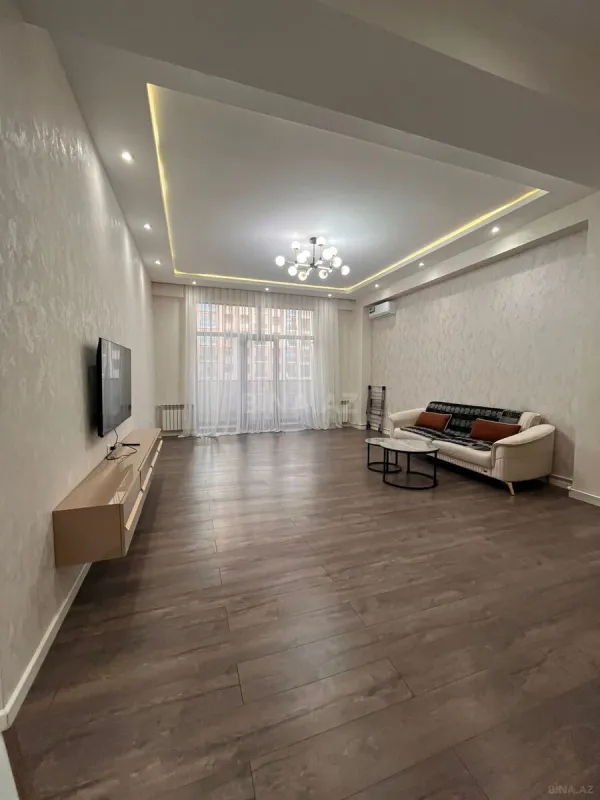 Kirayə verilir 2 otaqlı mənzil 92 m²