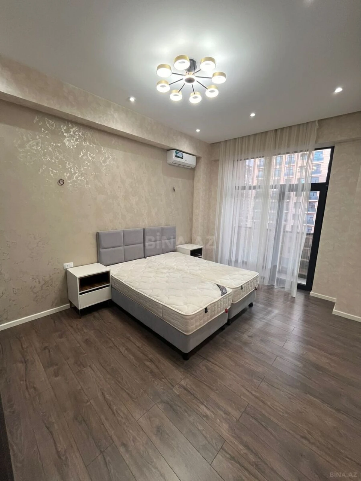 Kirayə verilir 2 otaqlı mənzil 92 m²
